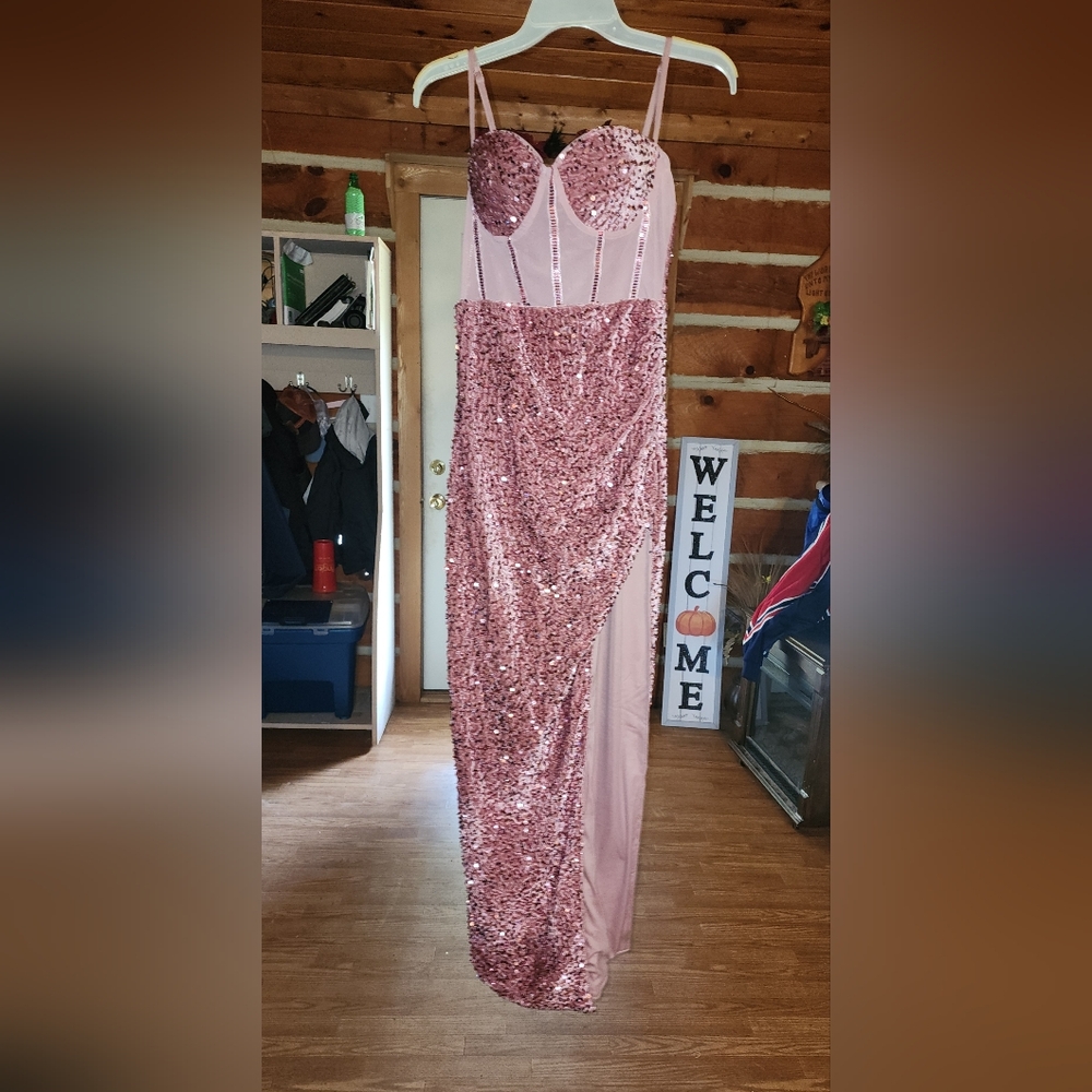 Elegant Pink Sequin Evening Gown, Size Medium